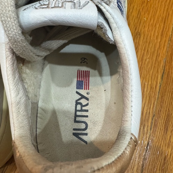 Preowned - Picture 4 of 8